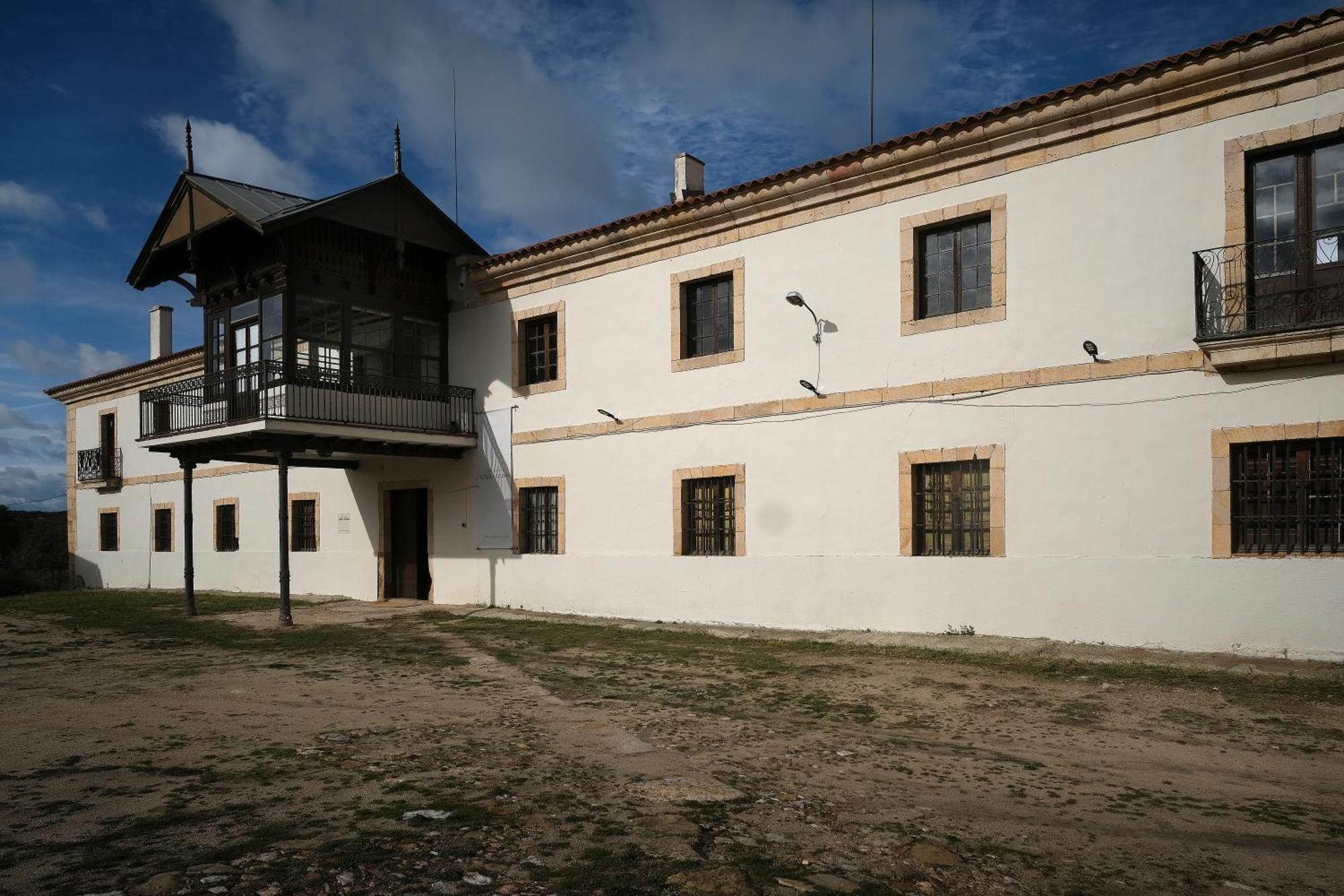 Casa Rural Palacio Conde De Aldana Con Piscina Entre Encinares Y Dehesas Terradillos Exteriér fotografie