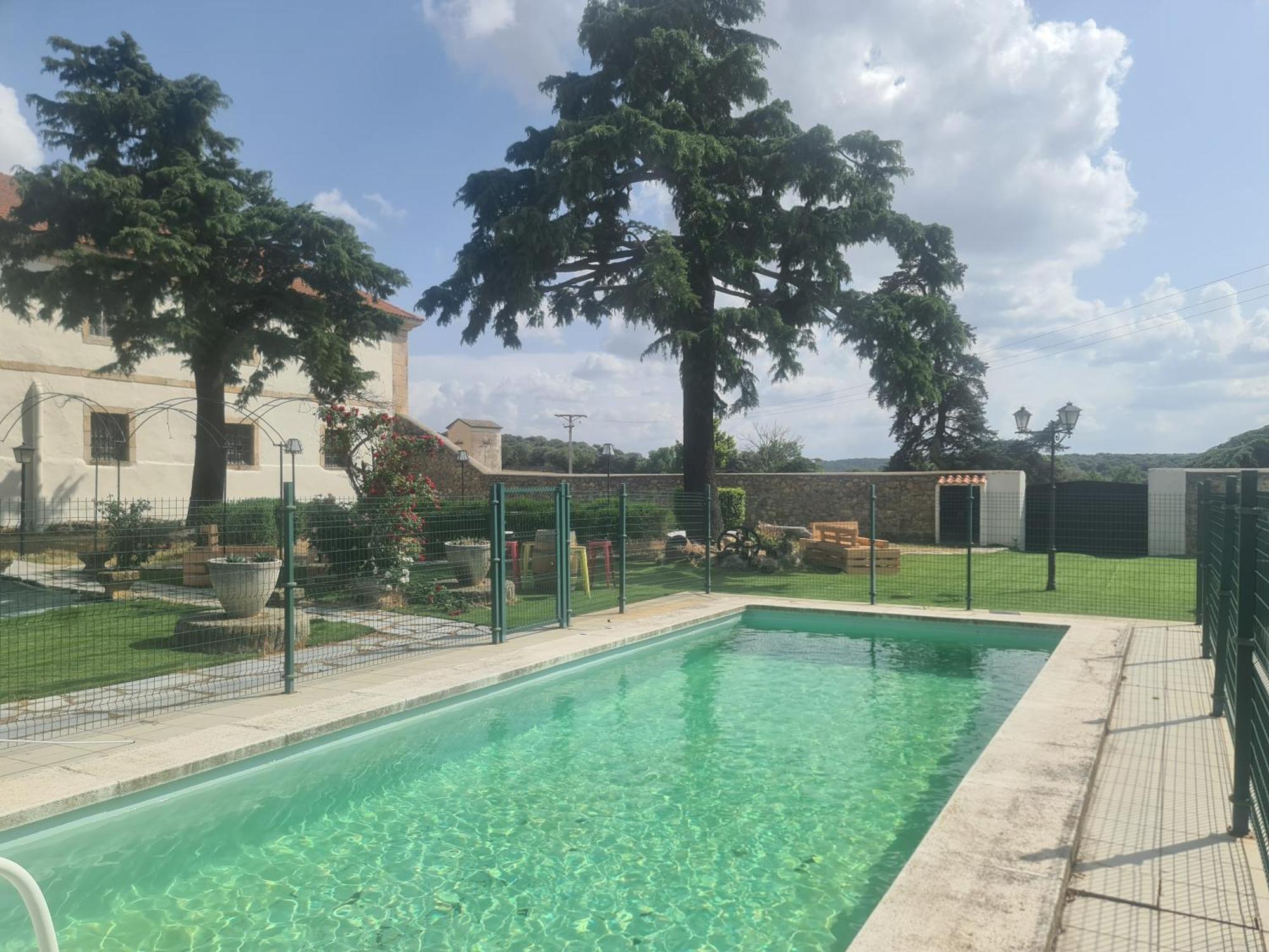 Casa Rural Palacio Conde De Aldana Con Piscina Entre Encinares Y Dehesas Terradillos Exteriér fotografie