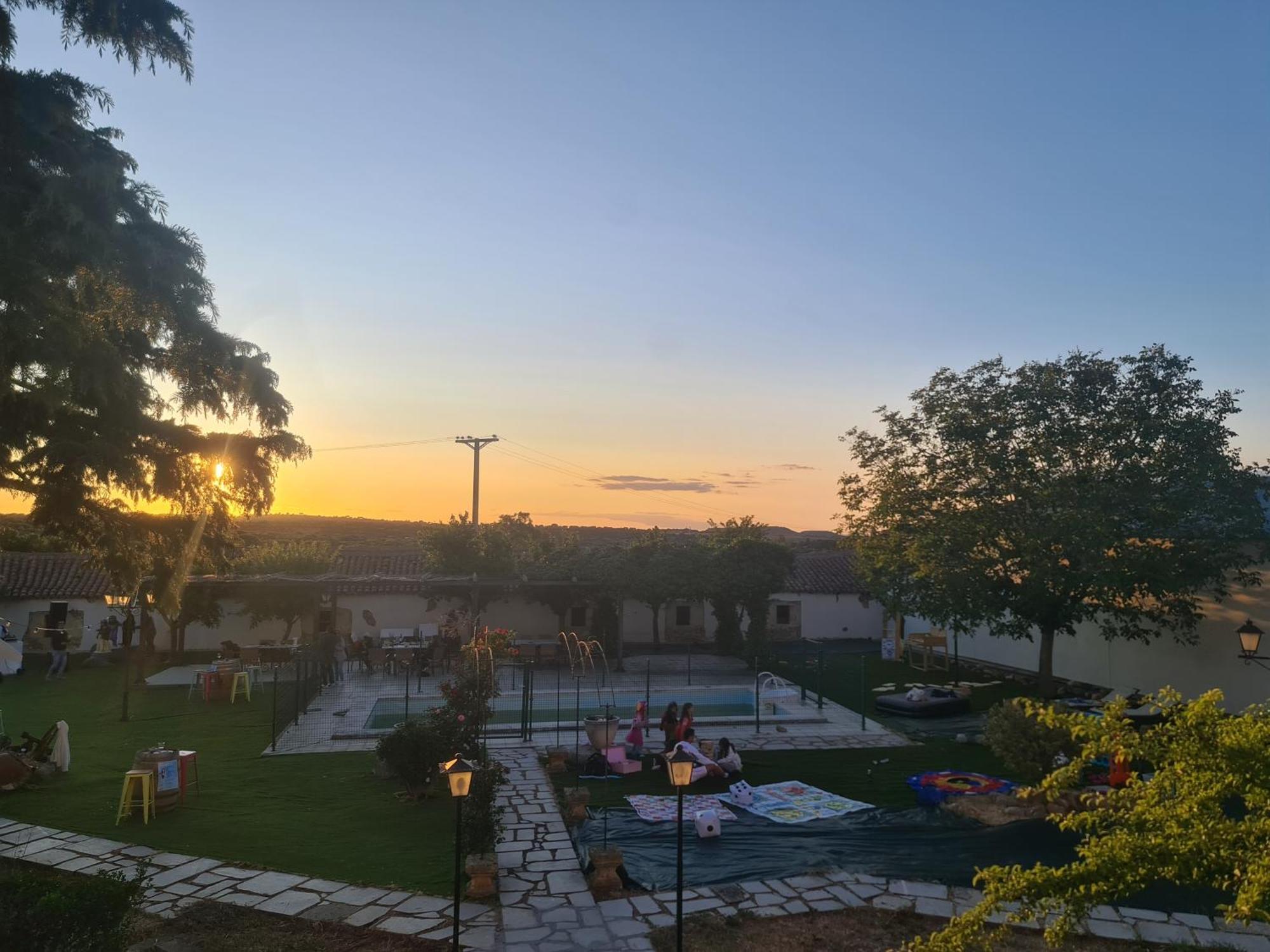 Casa Rural Palacio Conde De Aldana Con Piscina Entre Encinares Y Dehesas Terradillos Exteriér fotografie