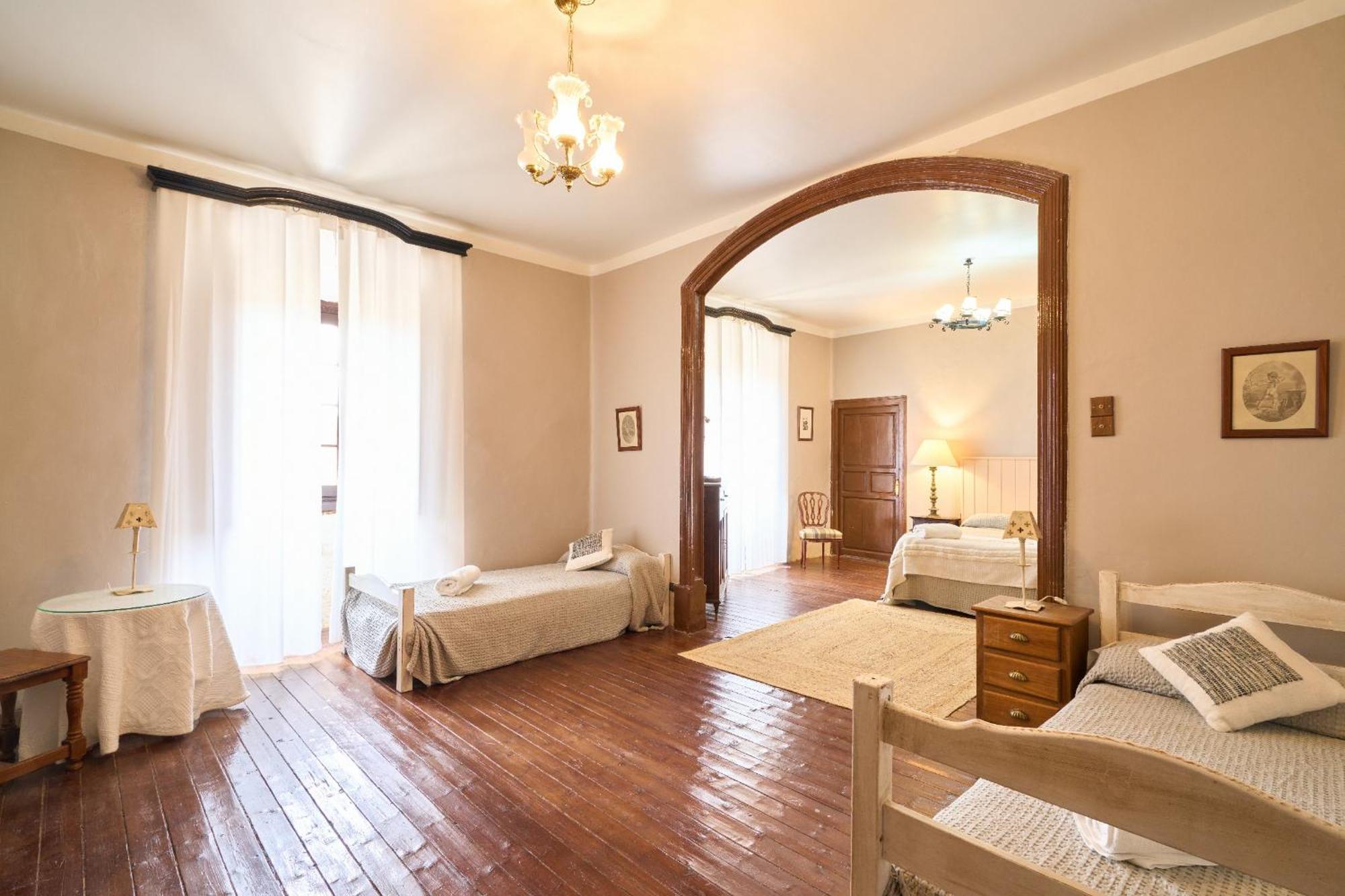 Casa Rural Palacio Conde De Aldana Con Piscina Entre Encinares Y Dehesas Terradillos Exteriér fotografie